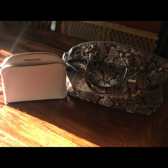 Authentic Michael Kors Python Pocketbook - Picture 8 of 8